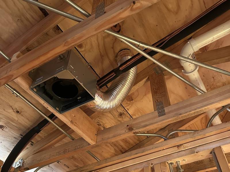 Bath fan with insulated flex to the roof