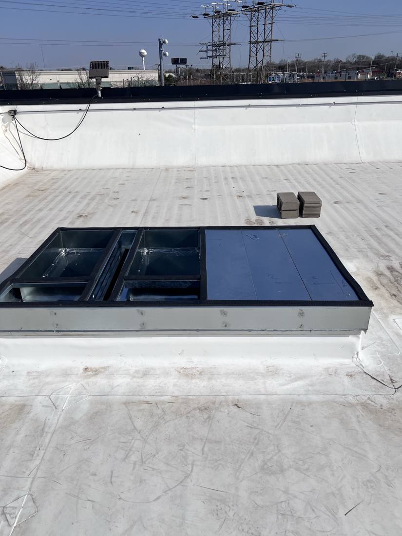 Gasket on every edge to keep air and water out